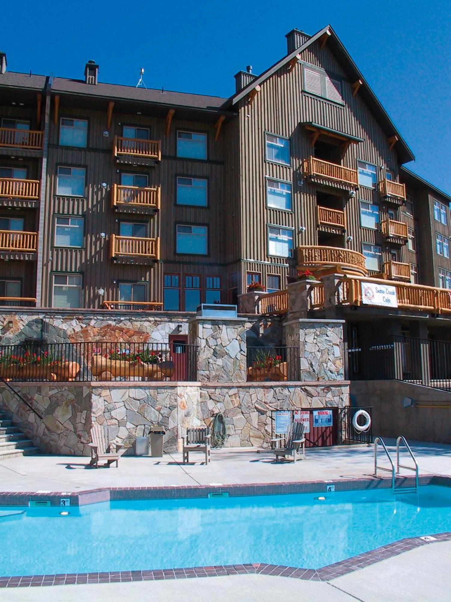 Snow Creek Lodge By Fernie Lodging Co Exterior foto